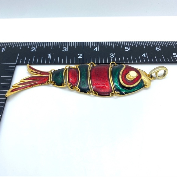 Fish Pendant Articulated Red & Green Vintage Goldtone Necklace - Picture 6 of 9